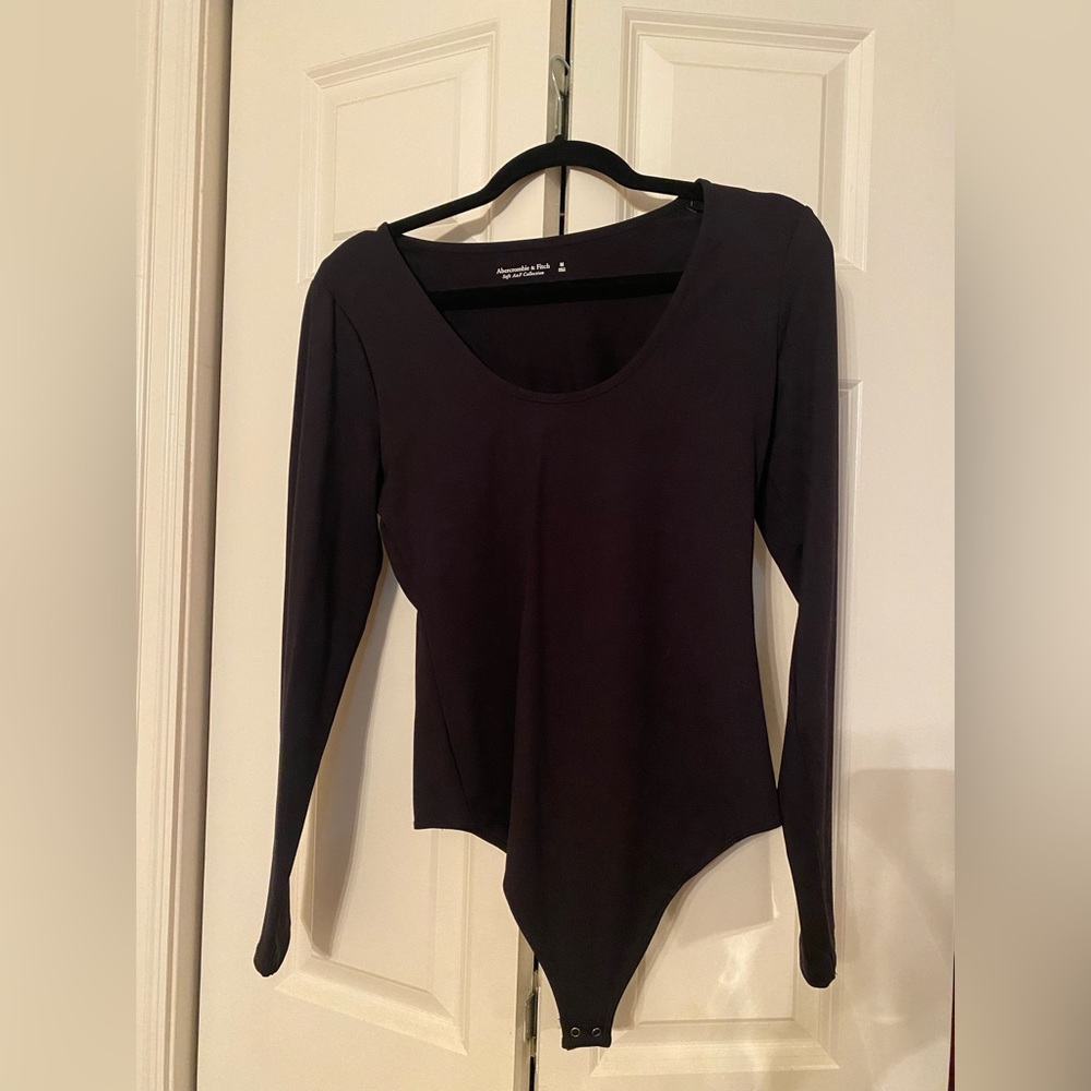 Black soft Abercrombie & fitch scoop neck bodysuit size medium